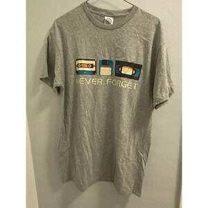 OLD SCHOOL NEVER FORGET GRAPHIC TEE - SIZE MEDIUM - GREAT CONDITION